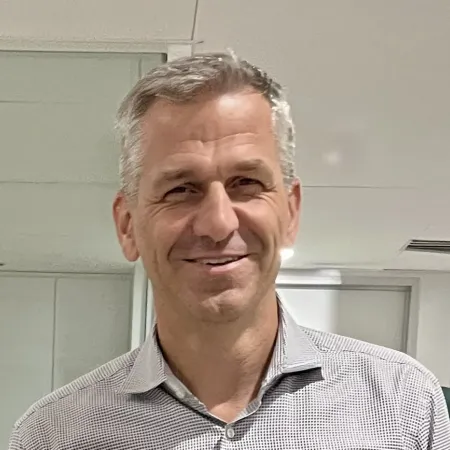 Headshot of Dirk Schapeler